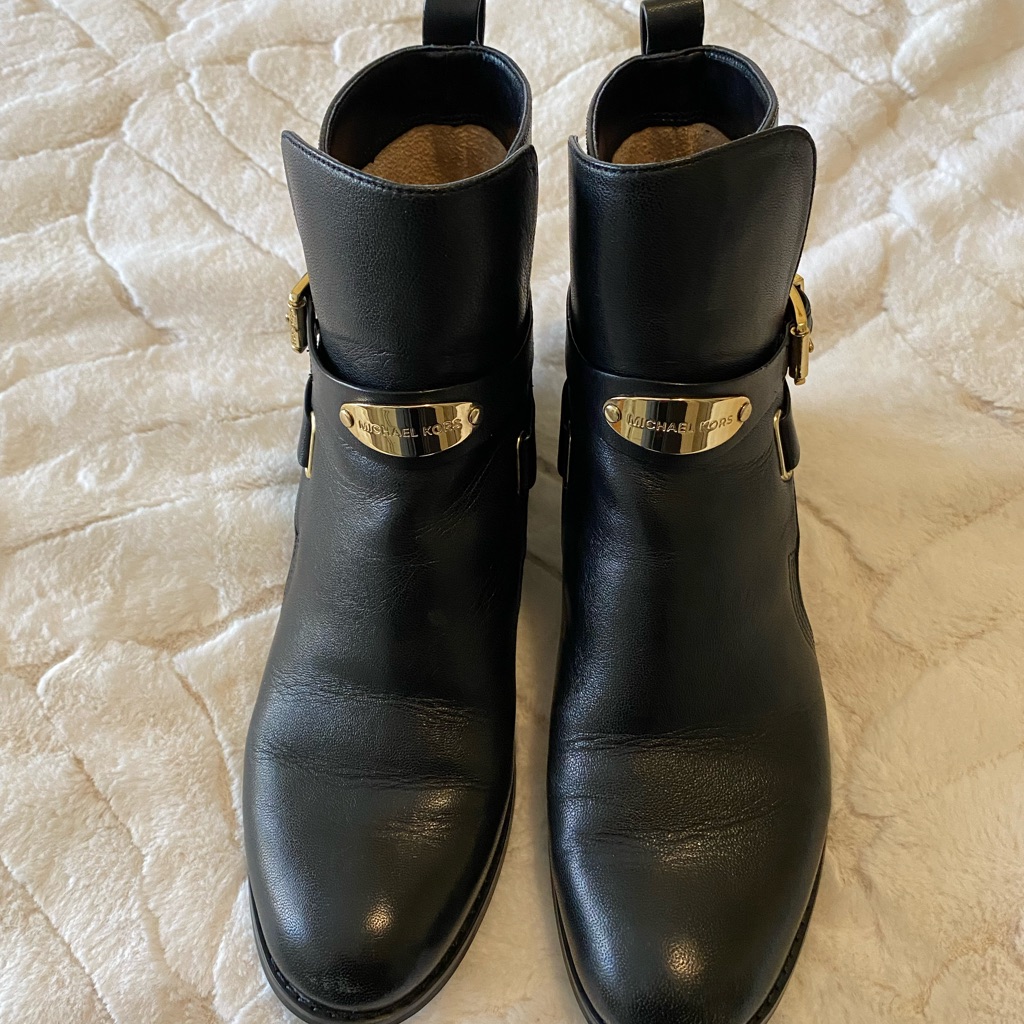 Michael Kors Black Leather Boots Size (6)
